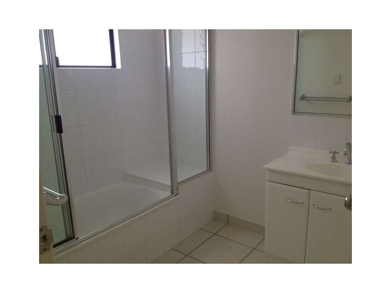 4 Daintree Drive, Bushland Beach QLD 4818