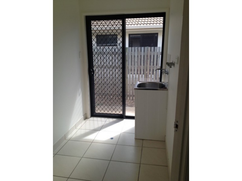 4 Daintree Drive, Bushland Beach QLD 4818