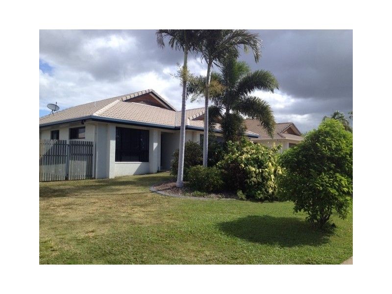 4 Daintree Drive, Bushland Beach QLD 4818