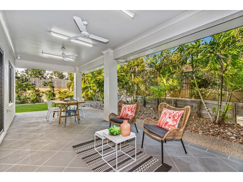 11 Yanooa Court, Bushland Beach QLD 4818