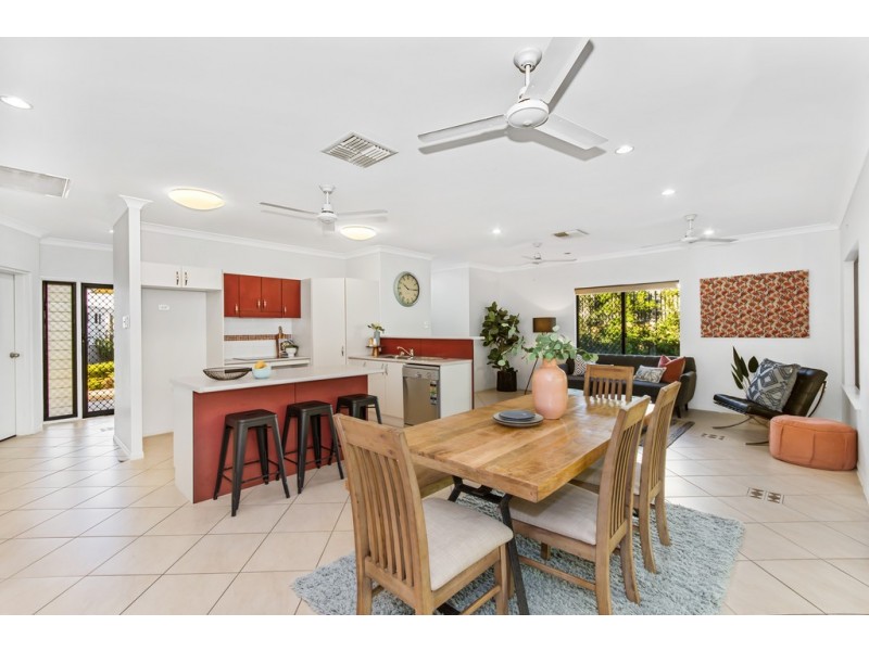 11 Yanooa Court, Bushland Beach QLD 4818