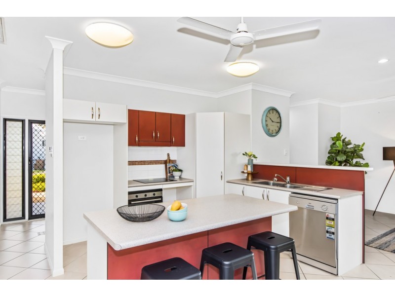 11 Yanooa Court, Bushland Beach QLD 4818