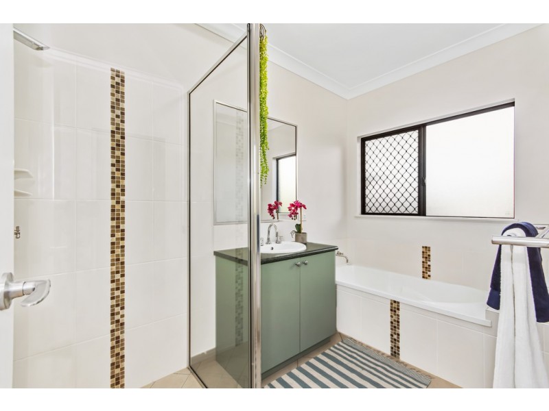 11 Yanooa Court, Bushland Beach QLD 4818