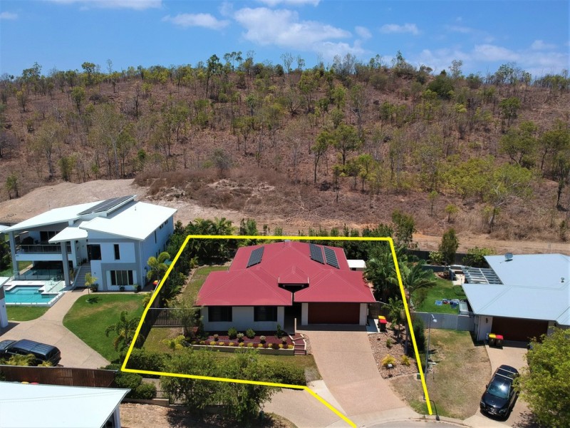 11 Yanooa Court, Bushland Beach QLD 4818