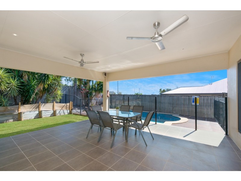 17 Deedes Crescent, Bushland Beach QLD 4818
