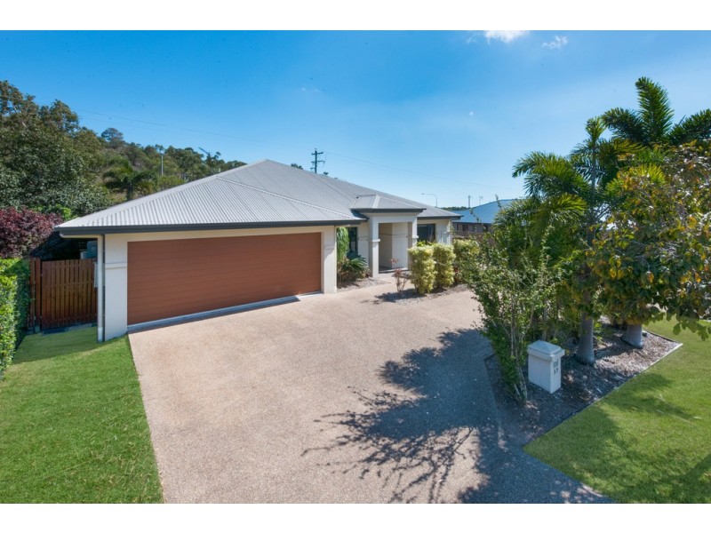 17 Deedes Crescent, Bushland Beach QLD 4818