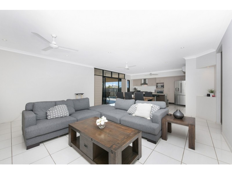 17 Deedes Crescent, Bushland Beach QLD 4818