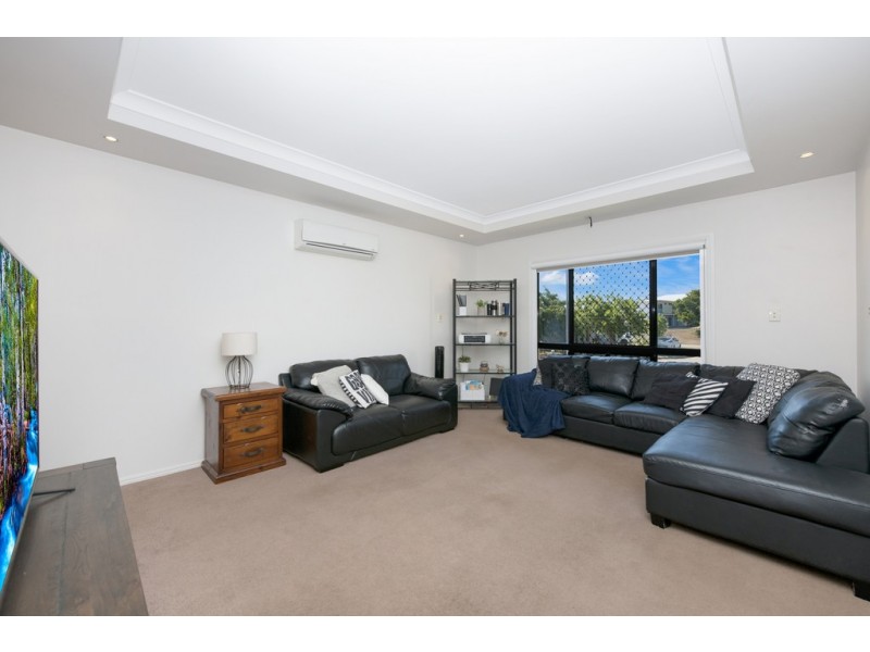 17 Deedes Crescent, Bushland Beach QLD 4818