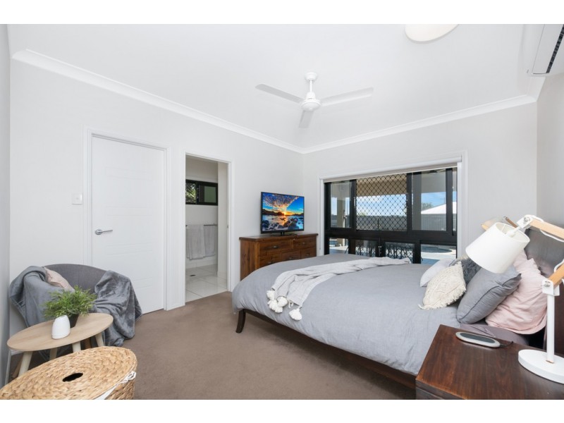 17 Deedes Crescent, Bushland Beach QLD 4818