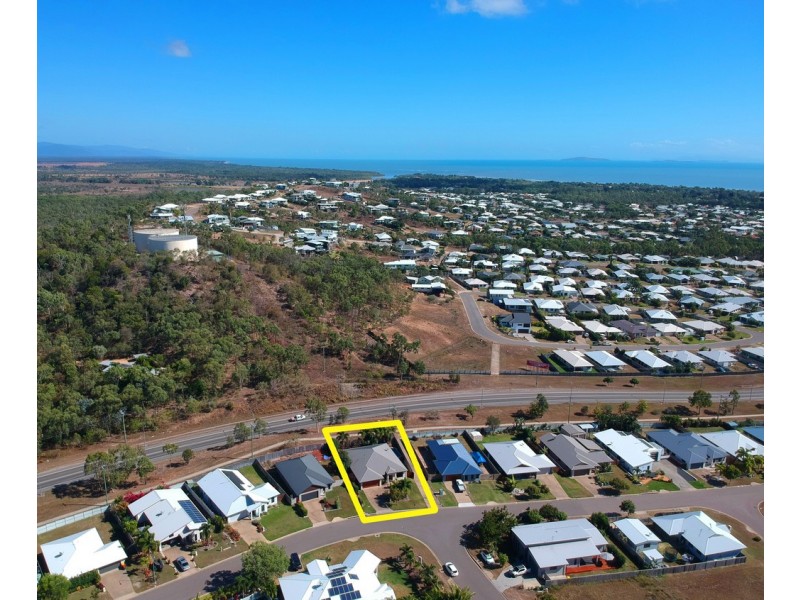 17 Deedes Crescent, Bushland Beach QLD 4818