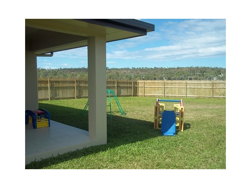 163 Daintree Drive, Bushland Beach QLD 4818