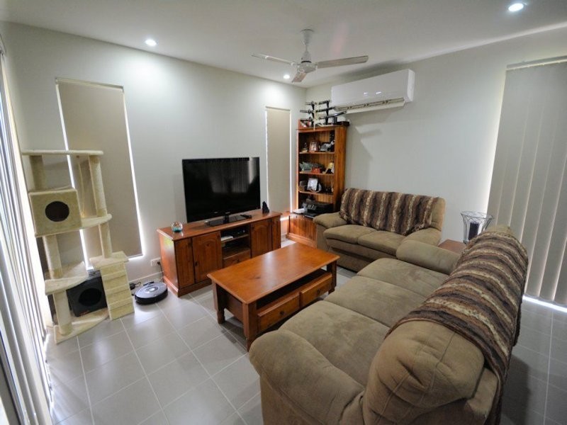 43 Hillock Crescent, Bushland Beach QLD 4818