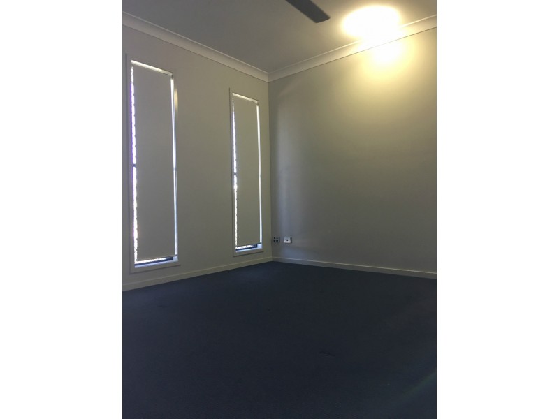 27 Conway Street, Mount Low QLD 4818