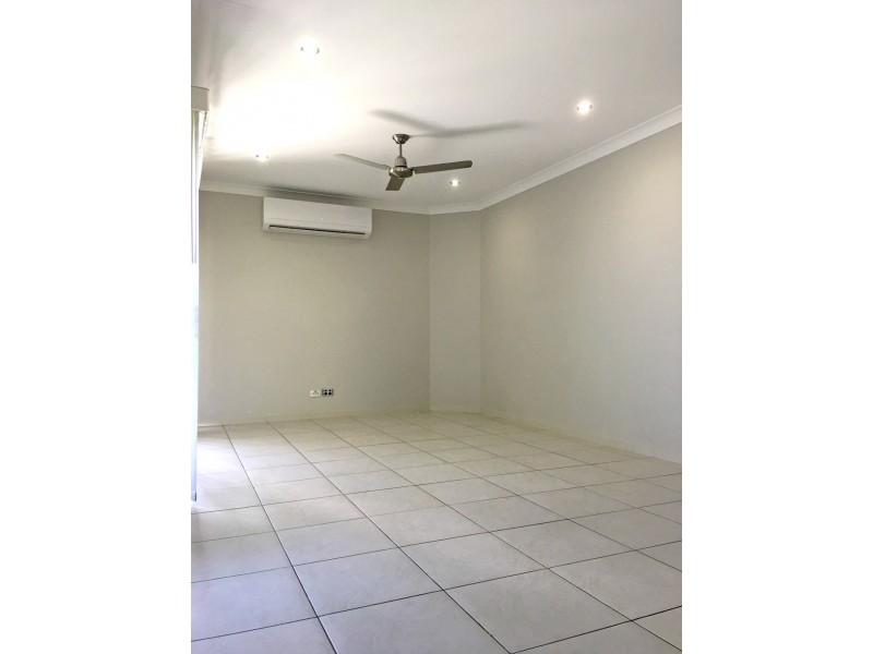 27 Conway Street, Mount Low QLD 4818