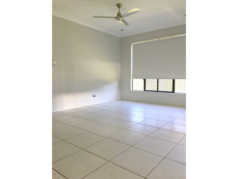 27 Conway Street, Mount Low QLD 4818