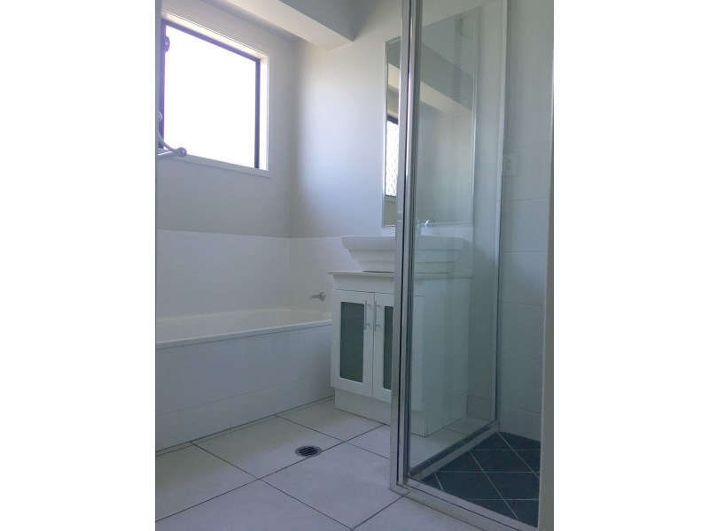 27 Conway Street, Mount Low QLD 4818