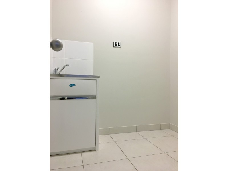 27 Conway Street, Mount Low QLD 4818