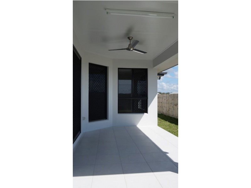 27 Conway Street, Mount Low QLD 4818