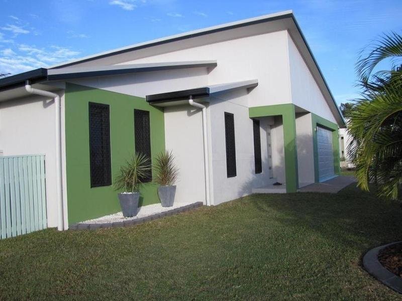 31 Hillock Crescent, Bushland Beach QLD 4818