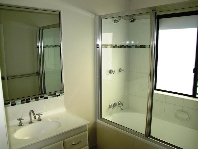 31 Hillock Crescent, Bushland Beach QLD 4818