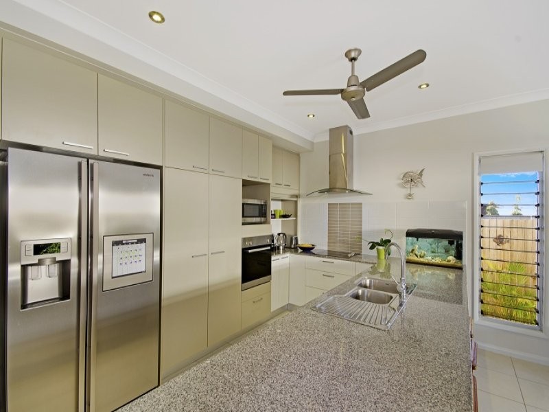 2 Dune Parade, Bushland Beach QLD 4818