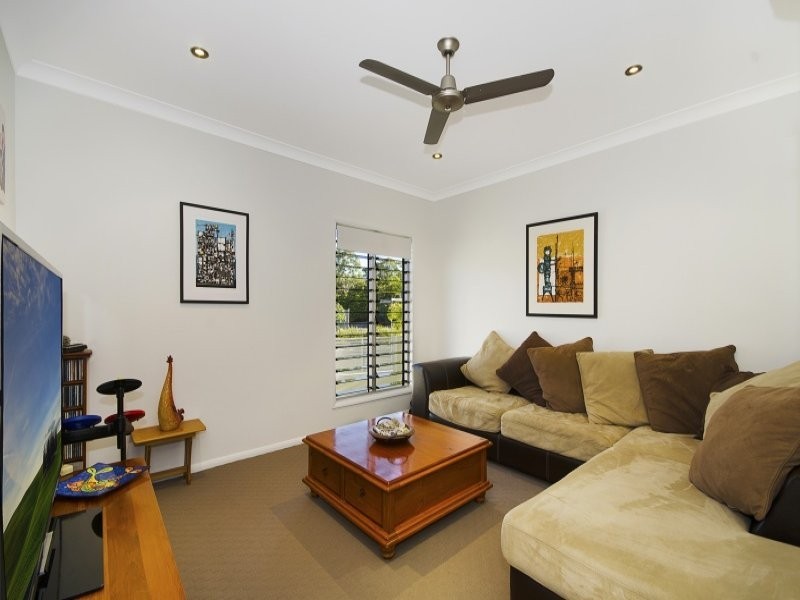 2 Dune Parade, Bushland Beach QLD 4818