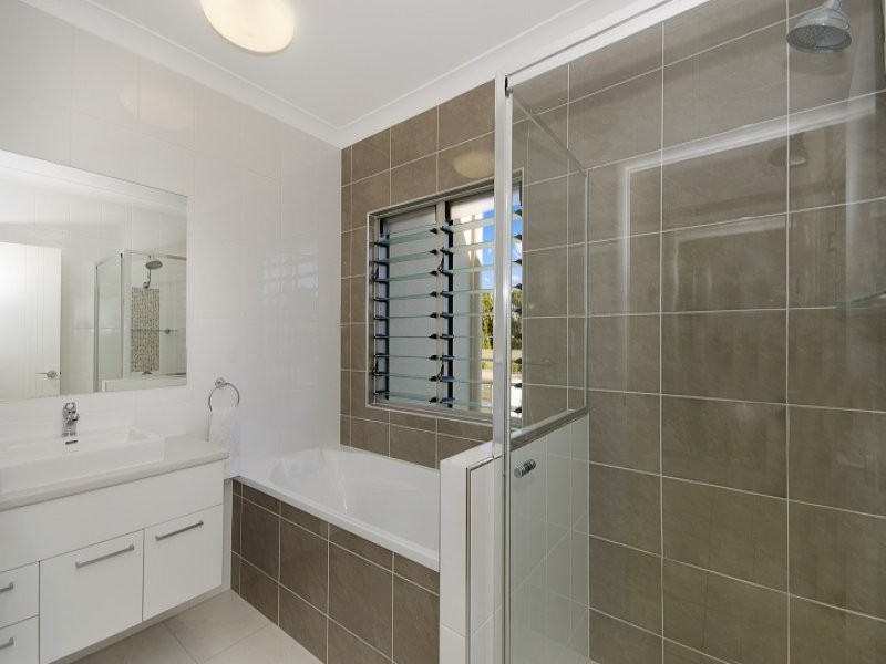 2 Dune Parade, Bushland Beach QLD 4818