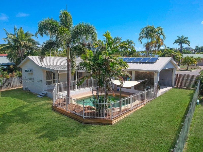 15 Luke Crescent, Bushland Beach QLD 4818