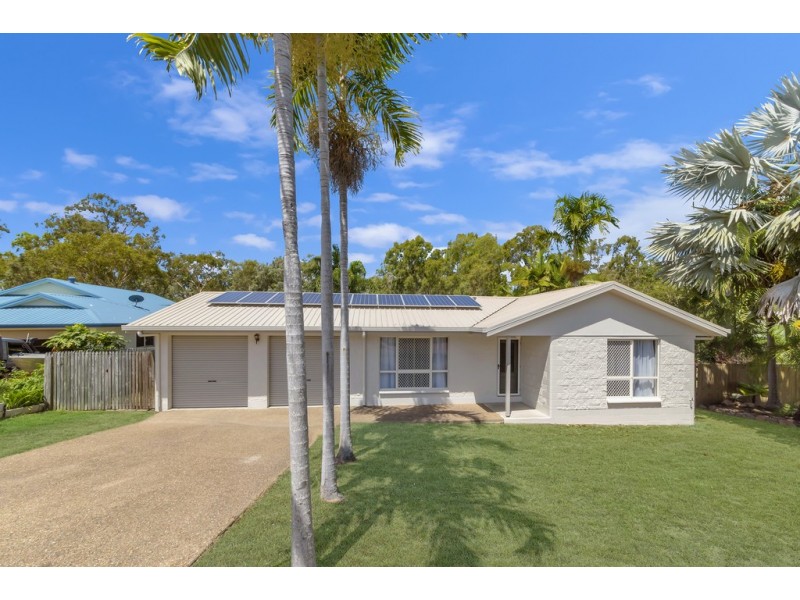 15 Luke Crescent, Bushland Beach QLD 4818