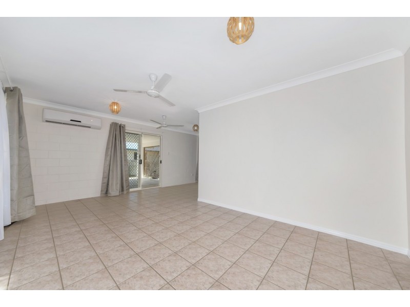 15 Luke Crescent, Bushland Beach QLD 4818