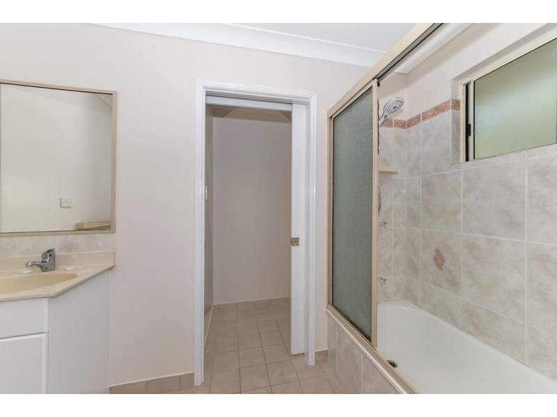 15 Luke Crescent, Bushland Beach QLD 4818