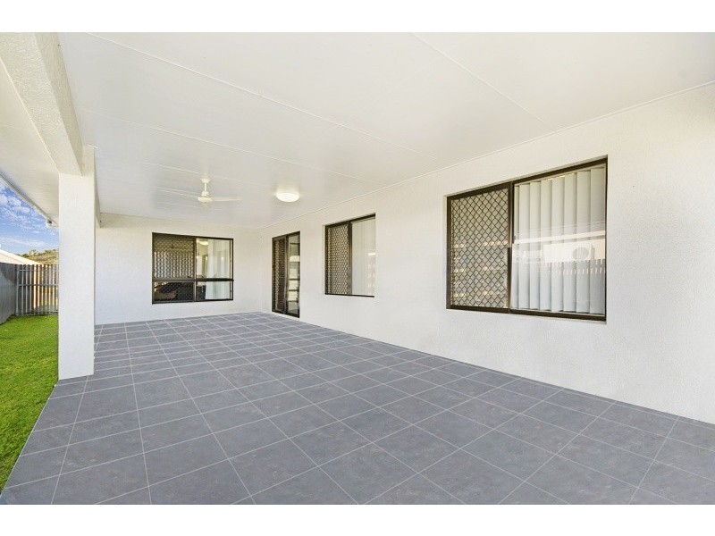 106 Daintree Drive, Bushland Beach QLD 4818