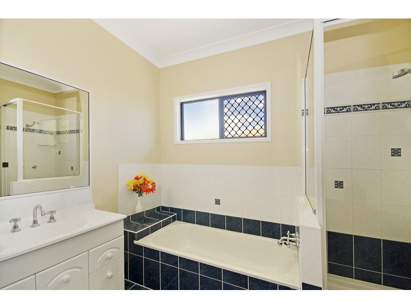 16 Seabrook Circuit, Bushland Beach QLD 4818