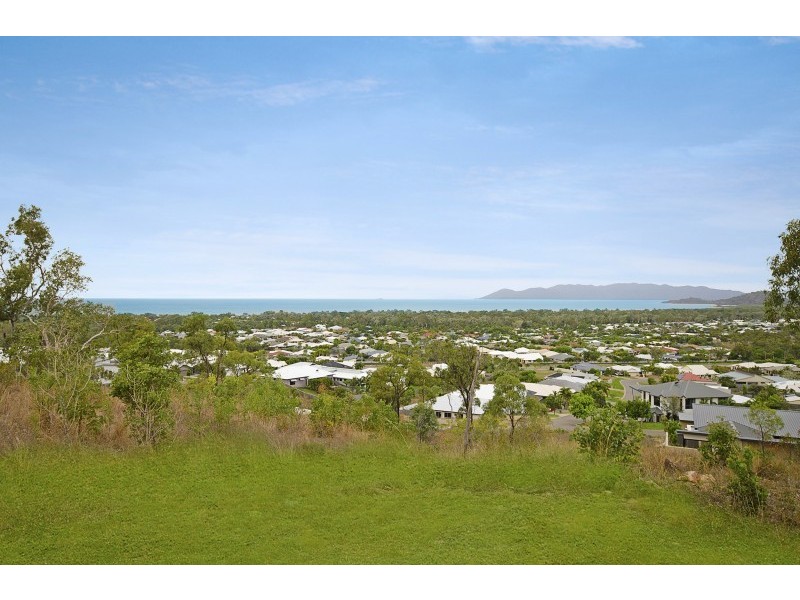 5 Brewer Court, Bushland Beach QLD 4818