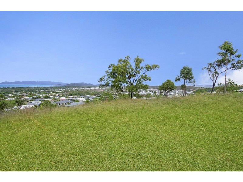 5 Brewer Court, Bushland Beach QLD 4818