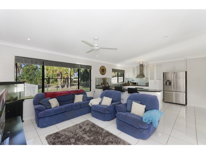 12 Coolaree Drive, Bushland Beach QLD 4818
