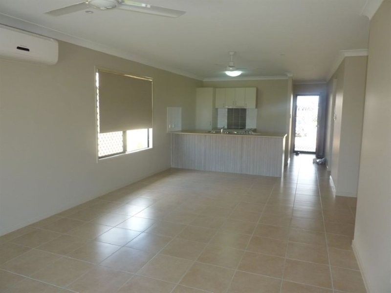 40 Tipperary Street, Mount Low QLD 4818