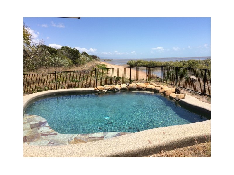 395 Garland Street, Bushland Beach QLD 4818
