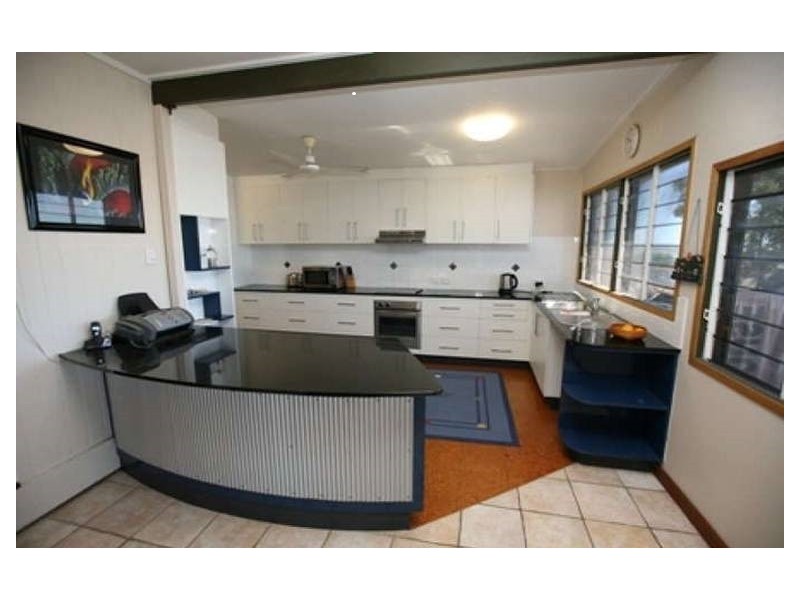 395 Garland Street, Bushland Beach QLD 4818