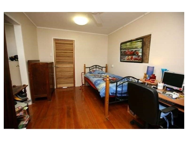 395 Garland Street, Bushland Beach QLD 4818