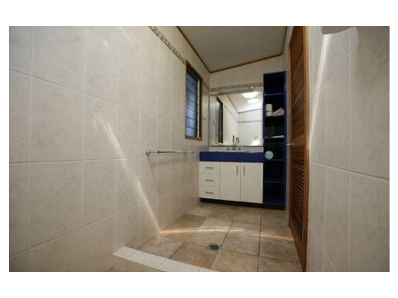 395 Garland Street, Bushland Beach QLD 4818