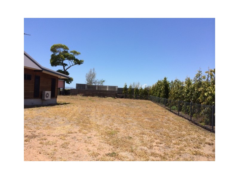 395 Garland Street, Bushland Beach QLD 4818