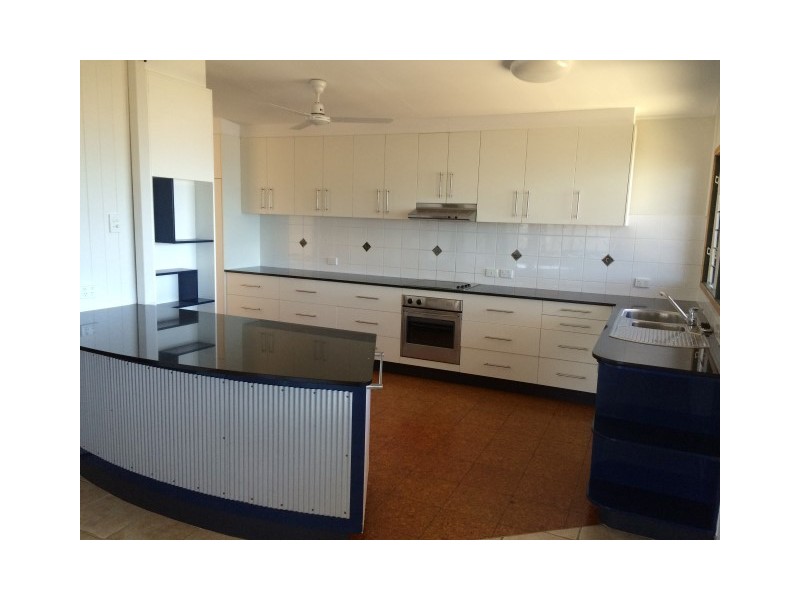 395 Garland Street, Bushland Beach QLD 4818
