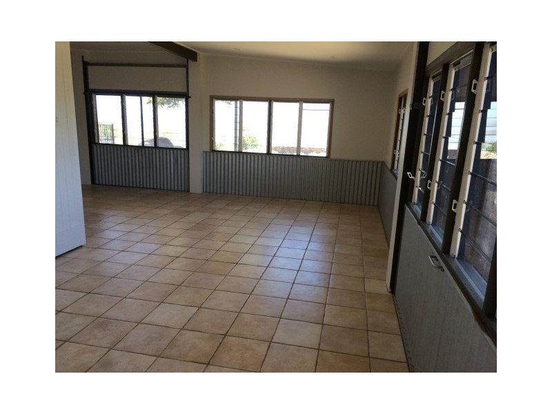 395 Garland Street, Bushland Beach QLD 4818