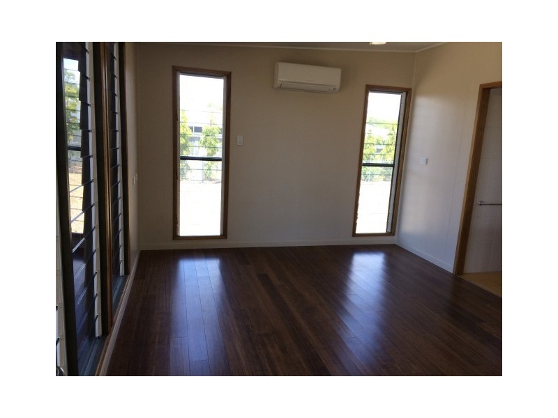 395 Garland Street, Bushland Beach QLD 4818