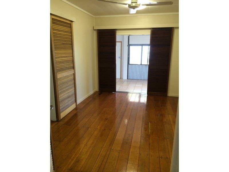 395 Garland Street, Bushland Beach QLD 4818