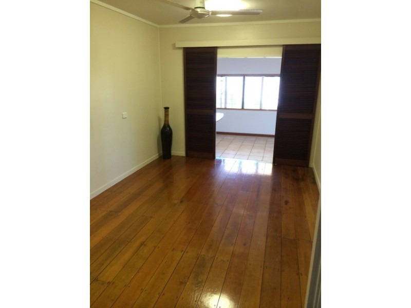 395 Garland Street, Bushland Beach QLD 4818