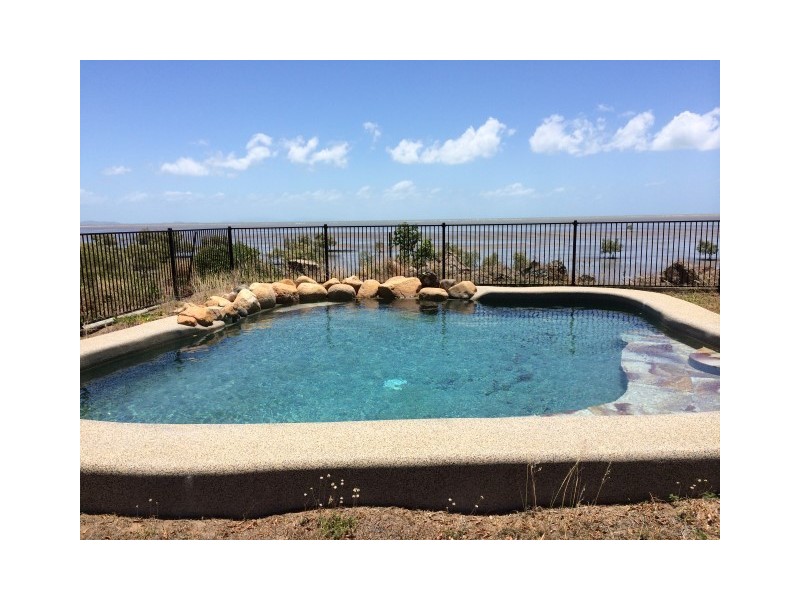 395 Garland Street, Bushland Beach QLD 4818