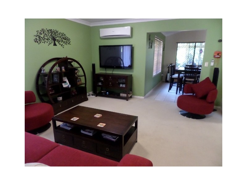 5 Greentree Cct, Bushland Beach QLD 4818