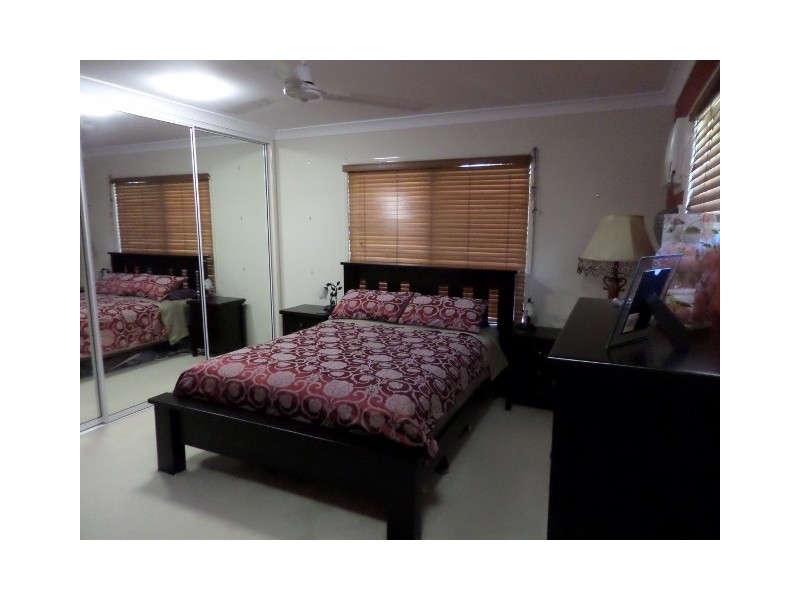 5 Greentree Cct, Bushland Beach QLD 4818